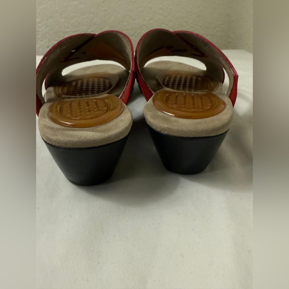 Munro Burgundy/ Red Leather Slide Sandal Crisscross Woven Vamp Contoured Footbed - Picture 5 of 7